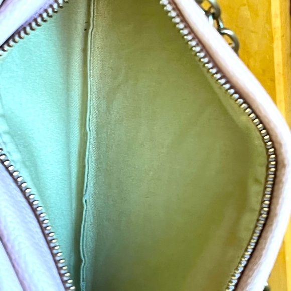 VTG Ann Taylor NONE Peach
Pebble Leather Crossbody Purse
Clutch #57421 - Picture 9 of 10